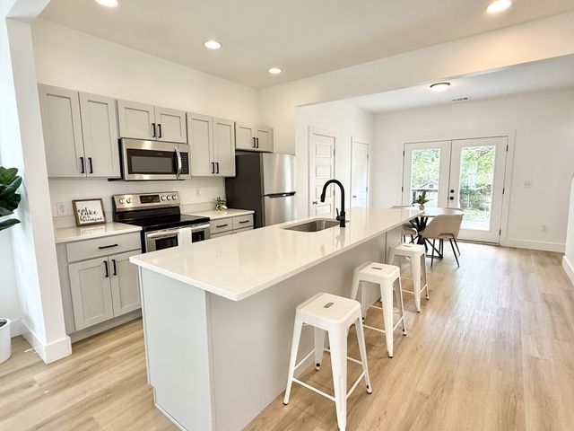 530 Raymond St, Nashville, TN 37211