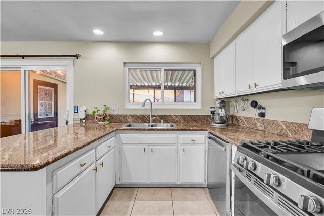 1102 Arapaho Way, Boulder City, NV 89005
