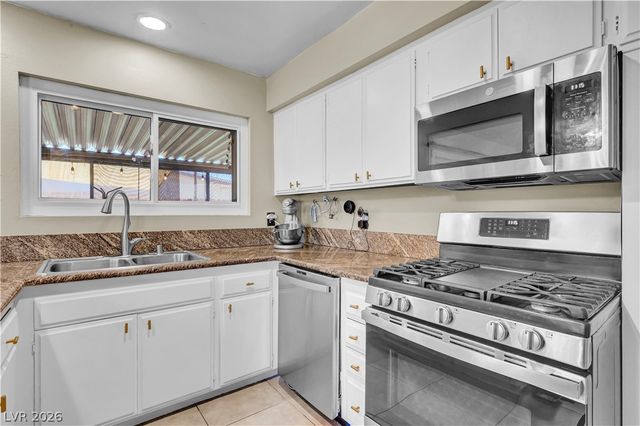 1102 Arapaho Way, Boulder City, NV 89005