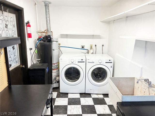 1102 Arapaho Way, Boulder City, NV 89005