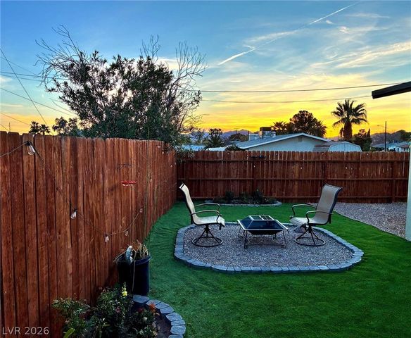 1102 Arapaho Way, Boulder City, NV 89005