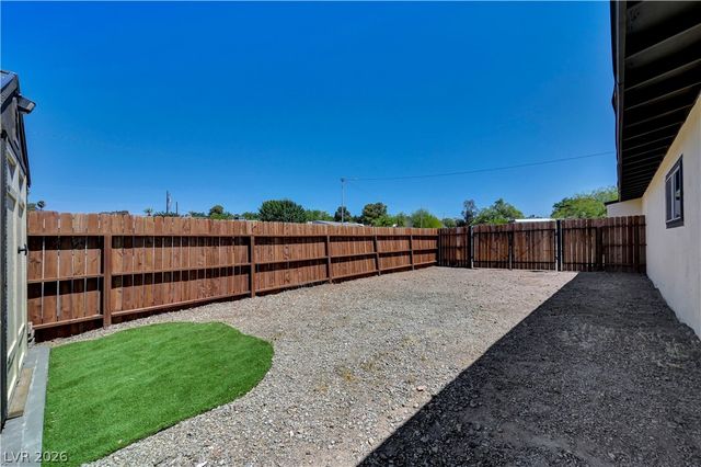 1102 Arapaho Way, Boulder City, NV 89005
