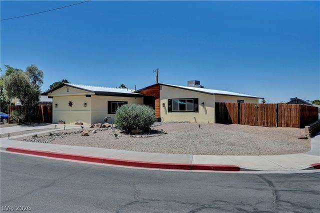 1102 Arapaho Way, Boulder City, NV 89005