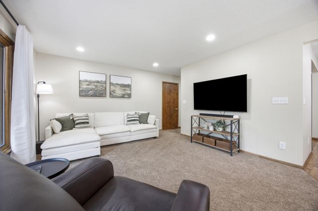 2844 Hickory Street N, Fargo, ND 58102