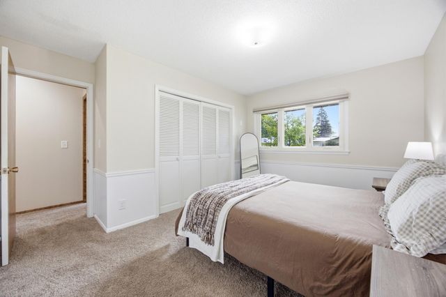 2844 Hickory Street N, Fargo, ND 58102