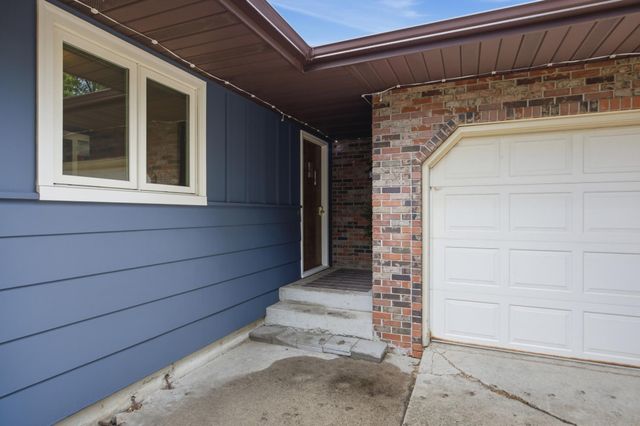 2844 Hickory Street N, Fargo, ND 58102