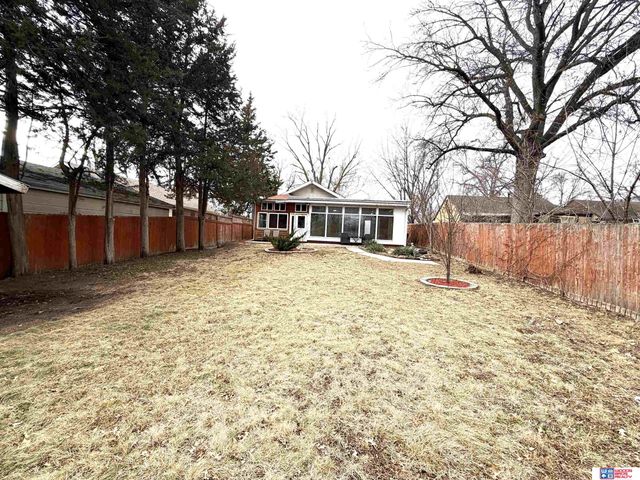 1806 S 50th Street, Lincoln, NE 68506