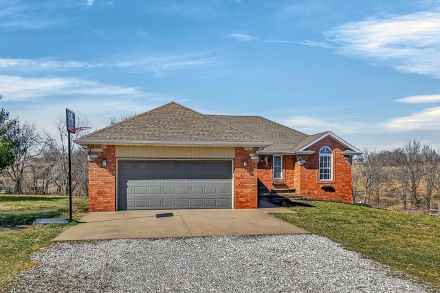 422 Fieldstone Road, Clever, MO 65631