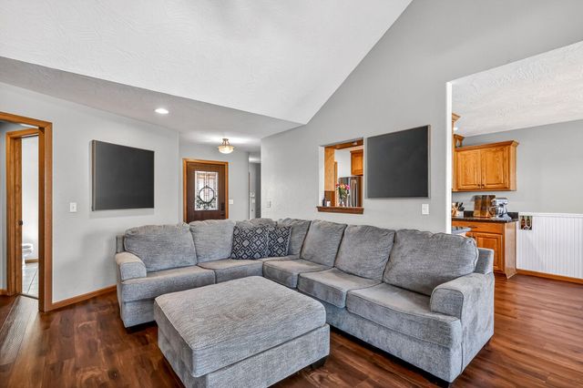 422 Fieldstone Road, Clever, MO 65631