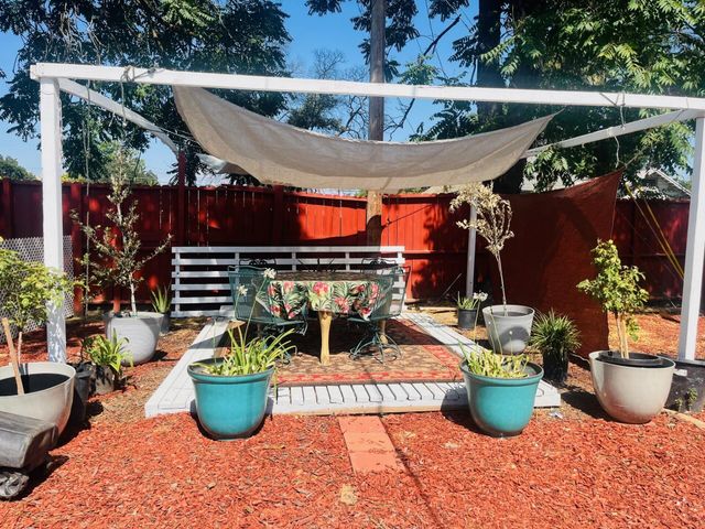 824 N Willis Street, Visalia, CA 93291