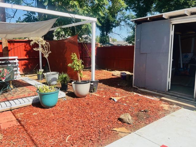 824 N Willis Street, Visalia, CA 93291