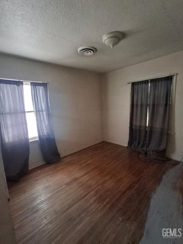 908 Bunting Drive, Bakersfield, CA 93307