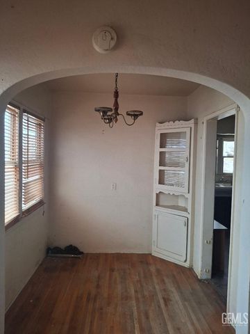 908 Bunting Drive, Bakersfield, CA 93307