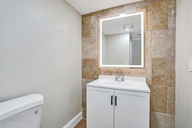 4872 NW 95th Avenue, Sunrise, FL 33351