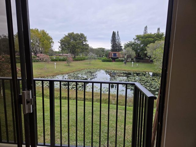 4872 NW 95th Avenue, Sunrise, FL 33351