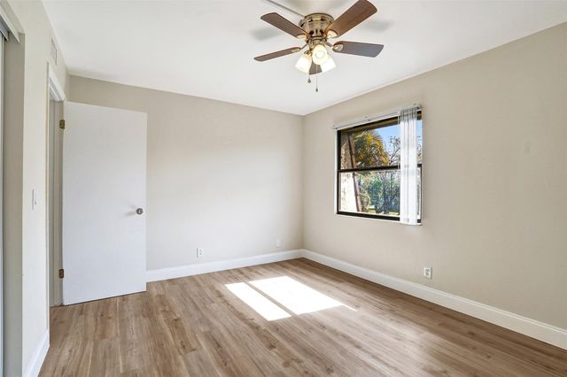 4872 NW 95th Avenue, Sunrise, FL 33351