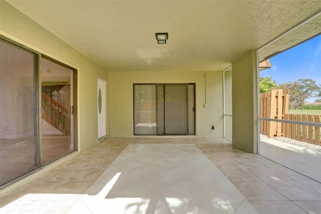 4872 NW 95th Avenue, Sunrise, FL 33351