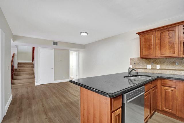 4872 NW 95th Avenue, Sunrise, FL 33351