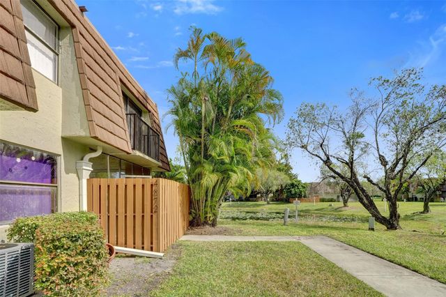 4872 NW 95th Avenue, Sunrise, FL 33351