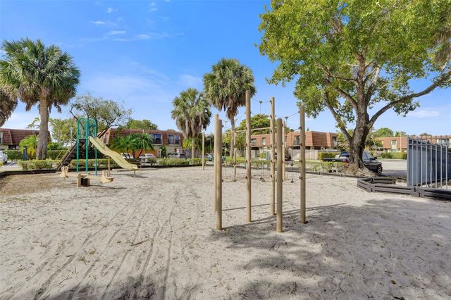 4872 NW 95th Avenue, Sunrise, FL 33351