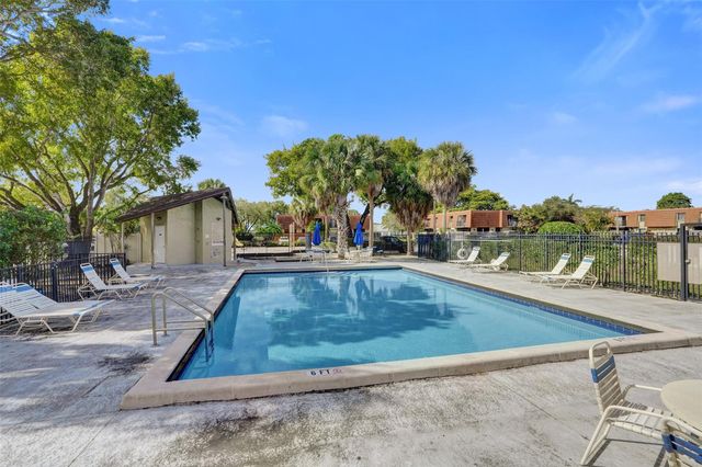 4872 NW 95th Avenue, Sunrise, FL 33351