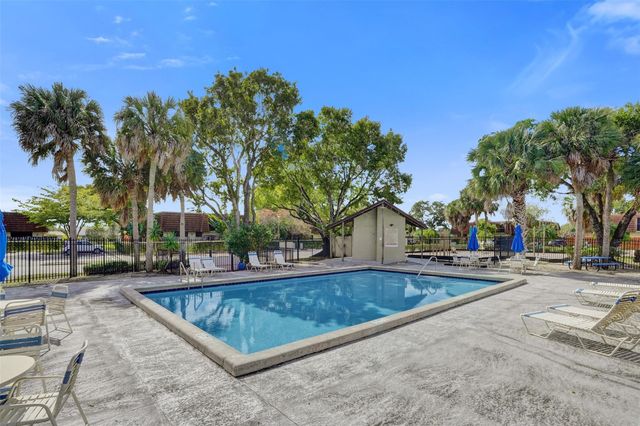 4872 NW 95th Avenue, Sunrise, FL 33351