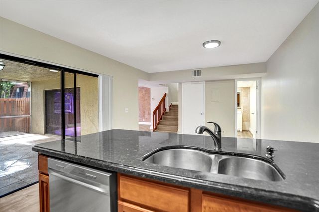 4872 NW 95th Avenue, Sunrise, FL 33351