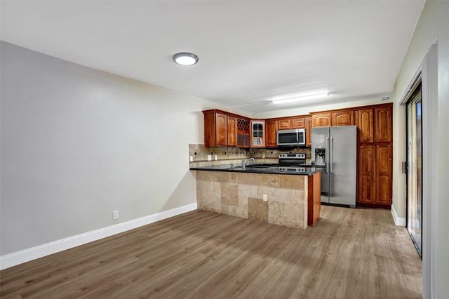 4872 NW 95th Avenue, Sunrise, FL 33351