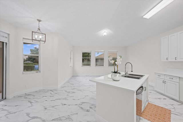 86 Citrus Park Lane, Boynton Beach, FL 33436