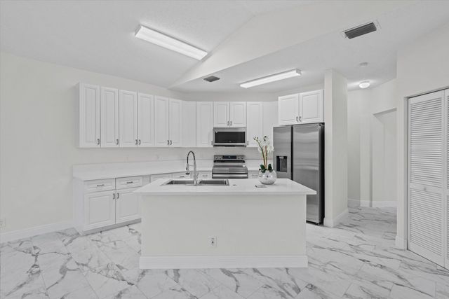 86 Citrus Park Lane, Boynton Beach, FL 33436