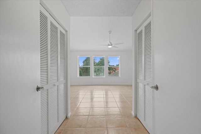 86 Citrus Park Lane, Boynton Beach, FL 33436