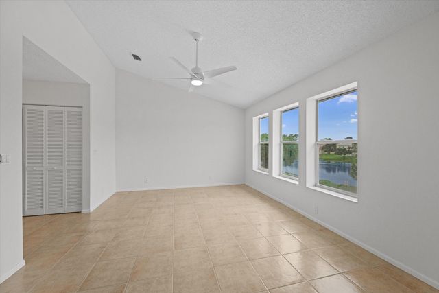 86 Citrus Park Lane, Boynton Beach, FL 33436
