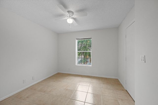 86 Citrus Park Lane, Boynton Beach, FL 33436