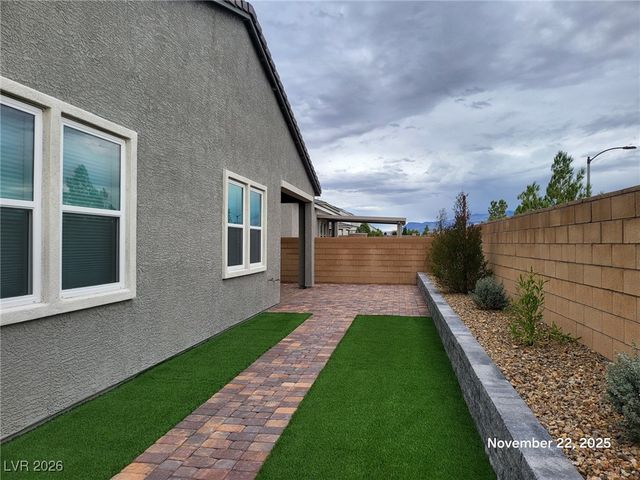 8988 Indigo Rose Street, Las Vegas, NV 89166