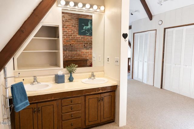 180 Hobbs Road, Pittsboro, NC 27312