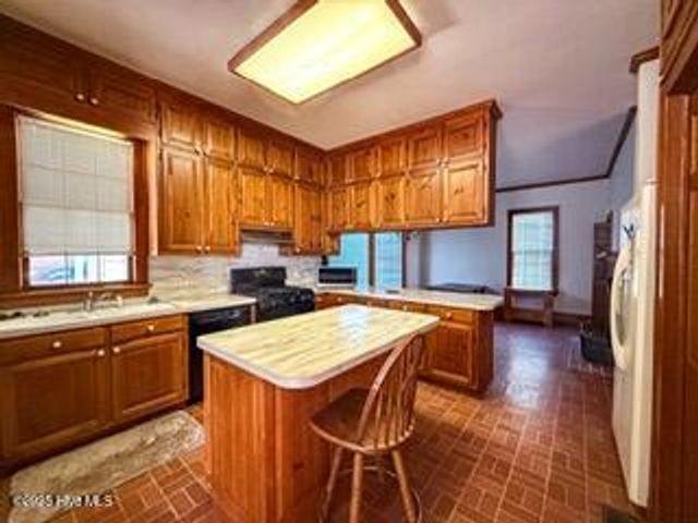 407 S King Street, Windsor, NC 27983