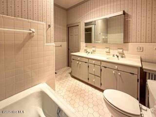 407 S King Street, Windsor, NC 27983