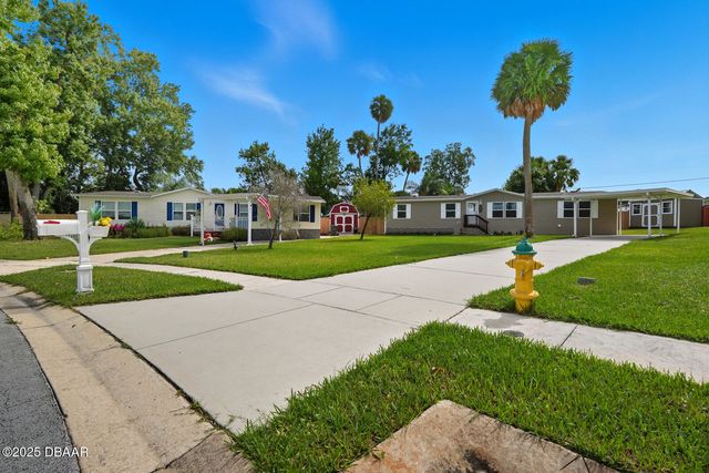 1137 Yaupon Street, Daytona Beach, FL 32117