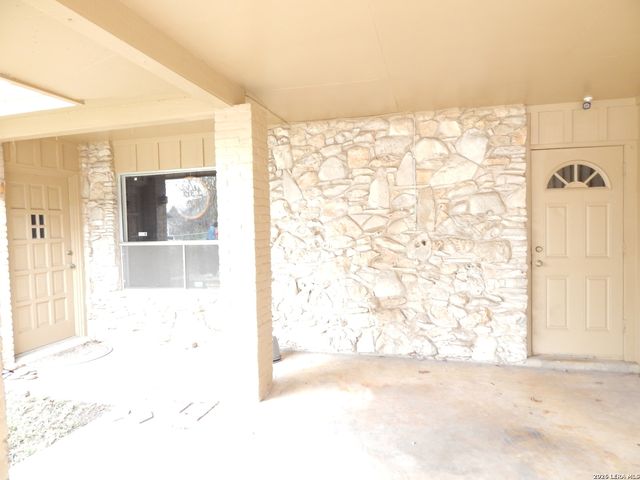 921 Eikel St, New Braunfels, TX 78130