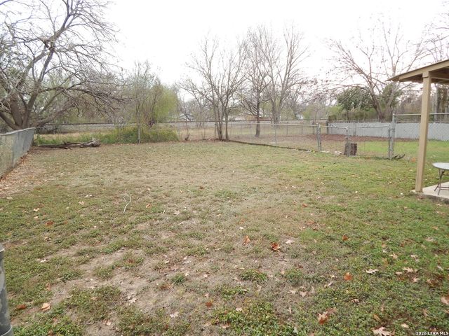 921 Eikel St, New Braunfels, TX 78130