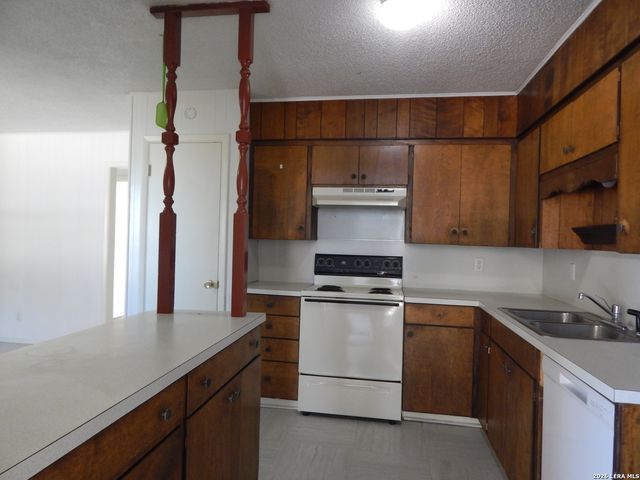 921 Eikel St, New Braunfels, TX 78130