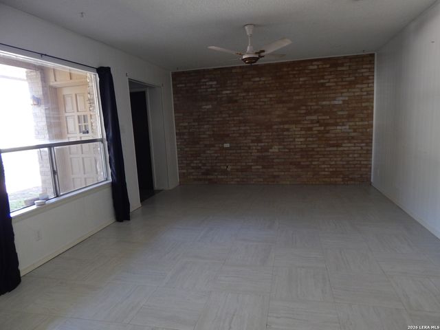 921 Eikel St, New Braunfels, TX 78130