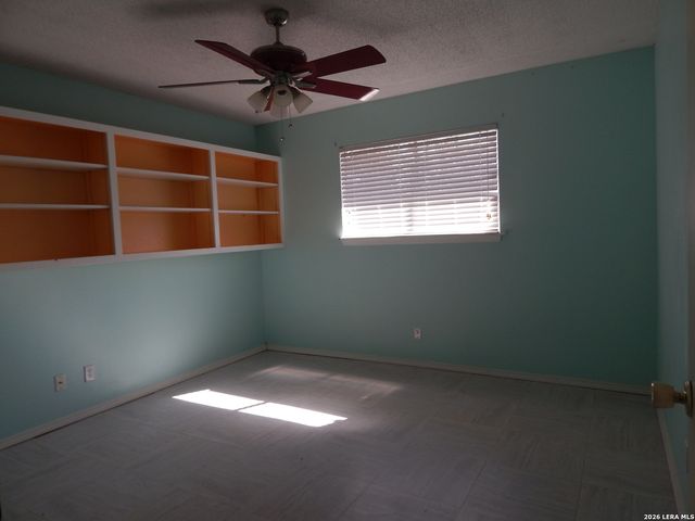 921 Eikel St, New Braunfels, TX 78130