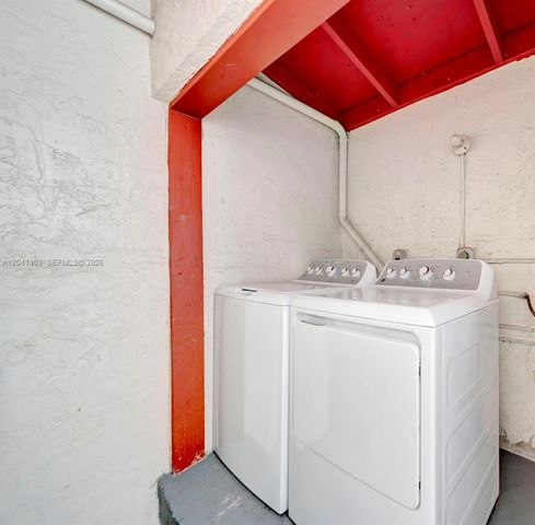 1083 W 38th St 23-8, Hialeah, FL 33012