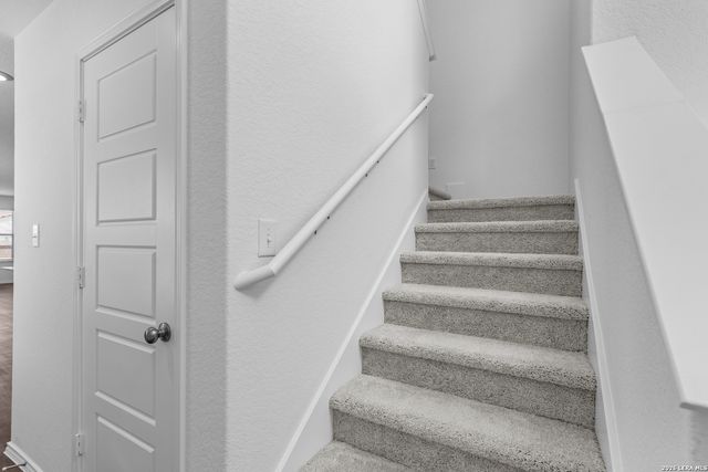 437 Raven Row, Marion, TX 78124