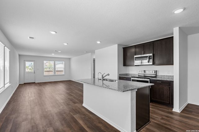 437 Raven Row, Marion, TX 78124