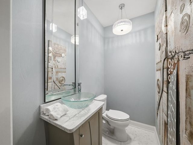 1043 Blackthorne Dr, Penn Twp, PA 15644