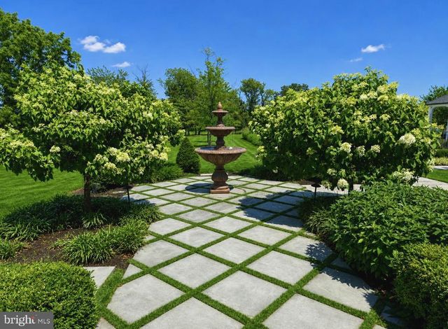 6 TINES FIELD PATH, Newtown, PA 18940