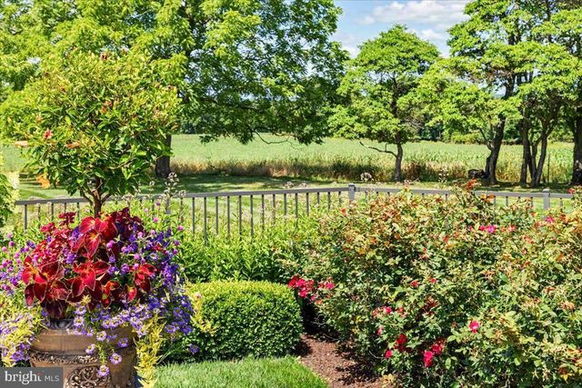 6 TINES FIELD PATH, Newtown, PA 18940