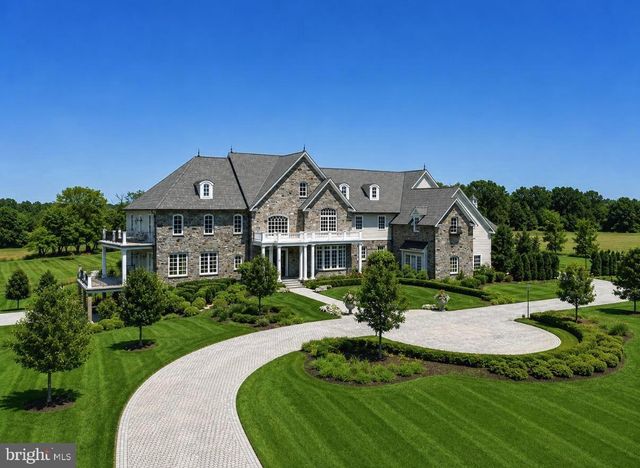6 TINES FIELD PATH, Newtown, PA 18940